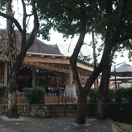 Hippo Hollow Country Estate-2